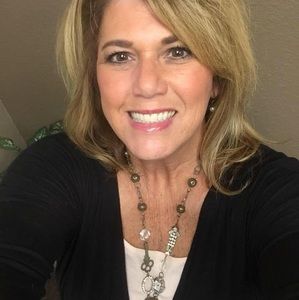 Meet your Posher, Deb